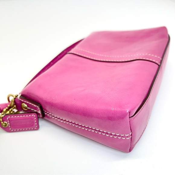 Vintage Coach Turn-lock Pink Wristlet 💓 - Picture 8 of 10